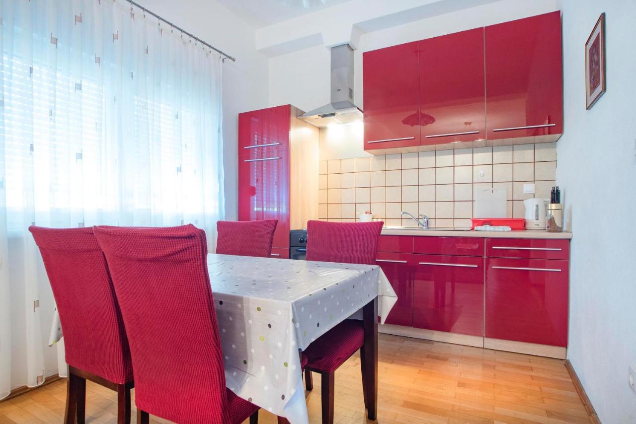 Apartments Vesna スルニュ エクステリア 写真