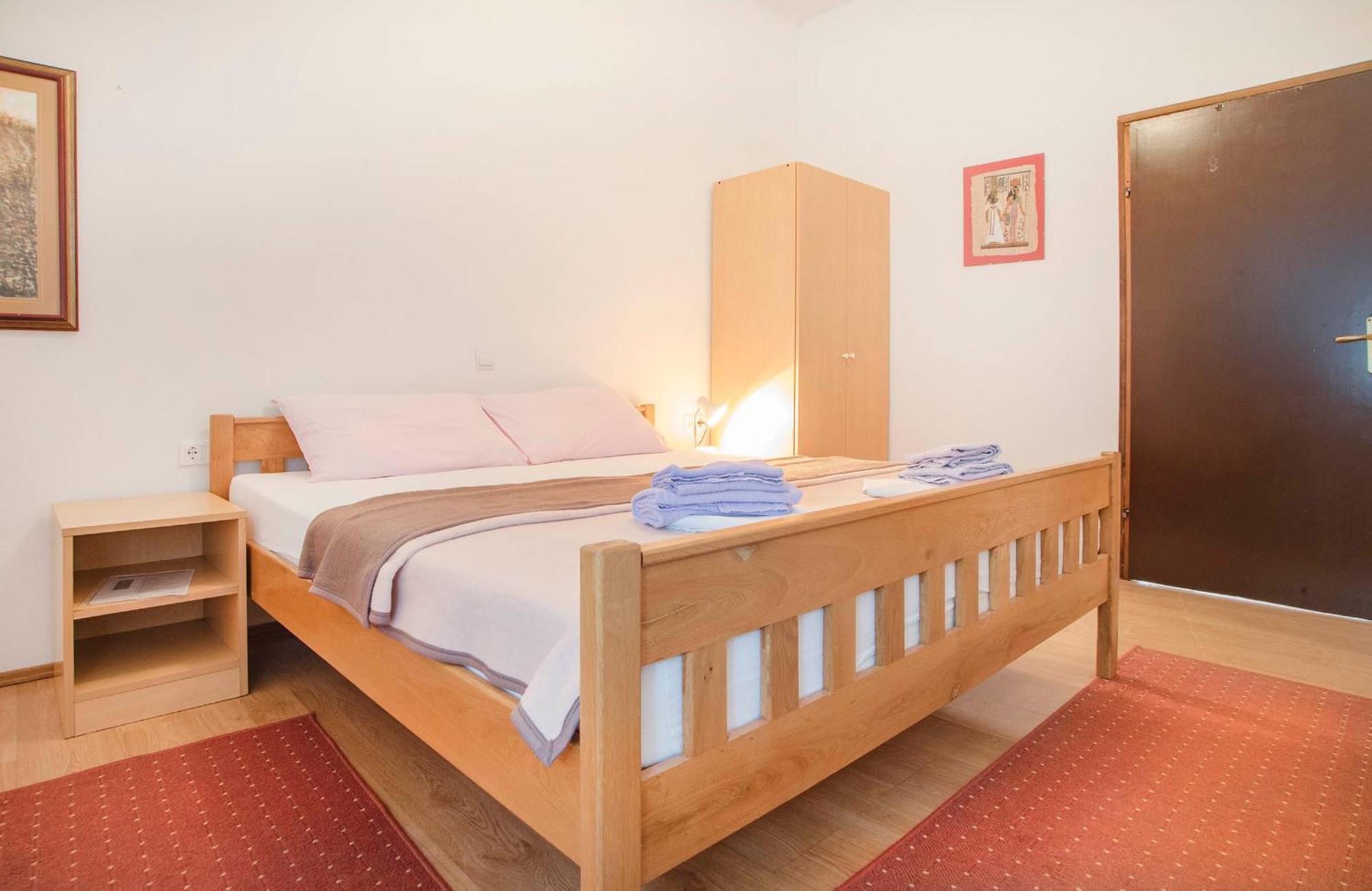 Apartments Vesna スルニュ 部屋 写真