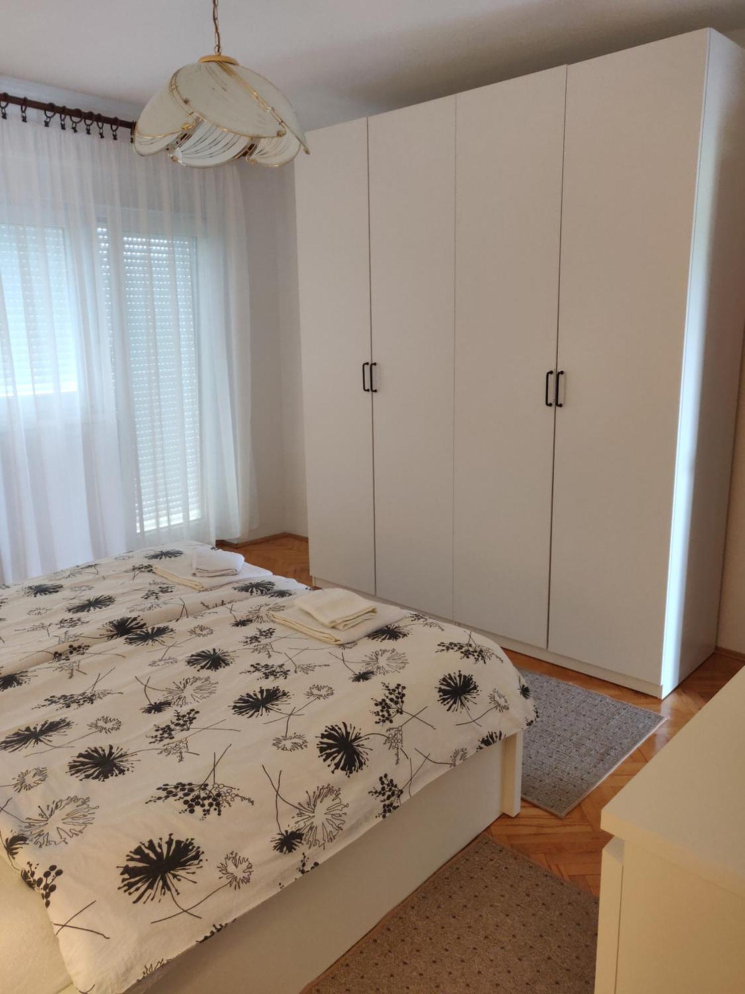 Apartments Vesna スルニュ エクステリア 写真